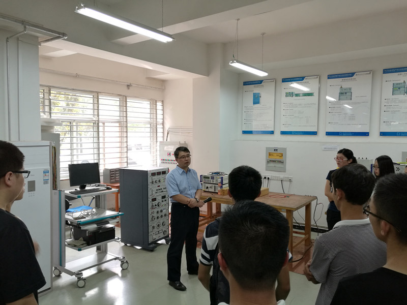 20160704-华北电力大学电子系学生参观2_副本.jpg