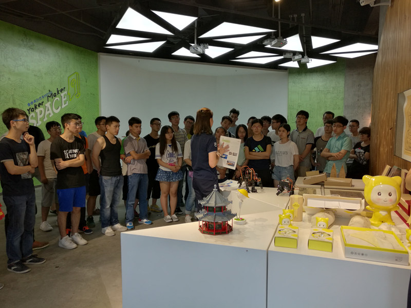 20160704-华北电力大学电子系学生参观4_副本.jpg