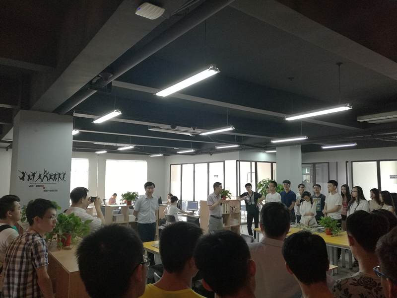 20160705-华北电力大学计算机系和自动化系学生参观照片-1_副本.jpg
